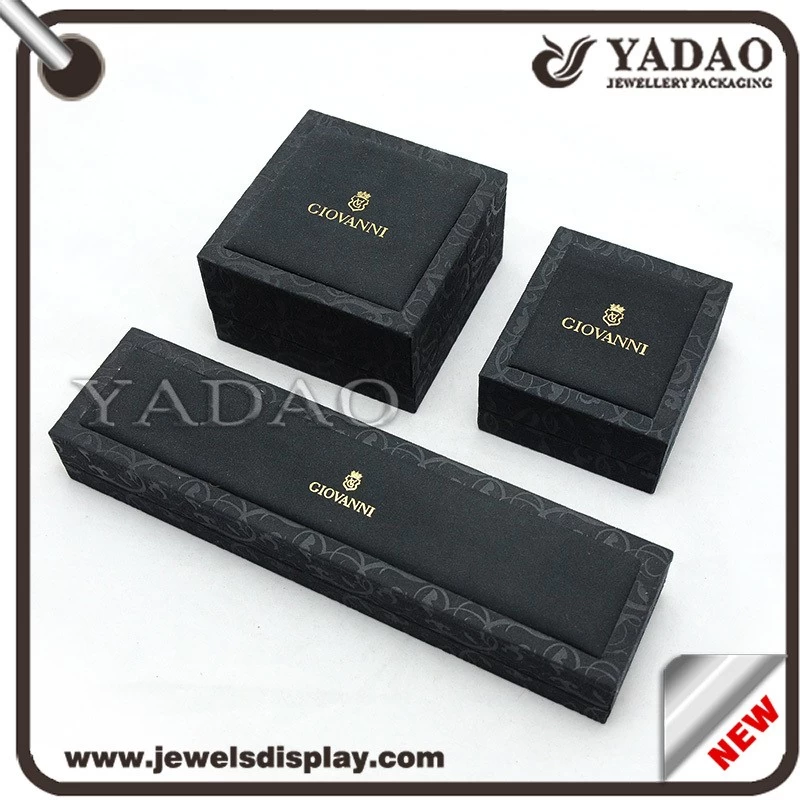 China manufacuter elegant pattern velvet jewelry plastic box for ring pendant bangle bracelet with logo in a low price
