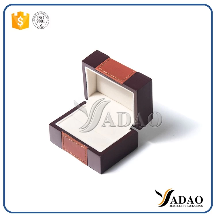 China supplier Customize wholesale free logo plastic jewelry set include bracelet/pendant/ring/bangle/chain/earring/coin box