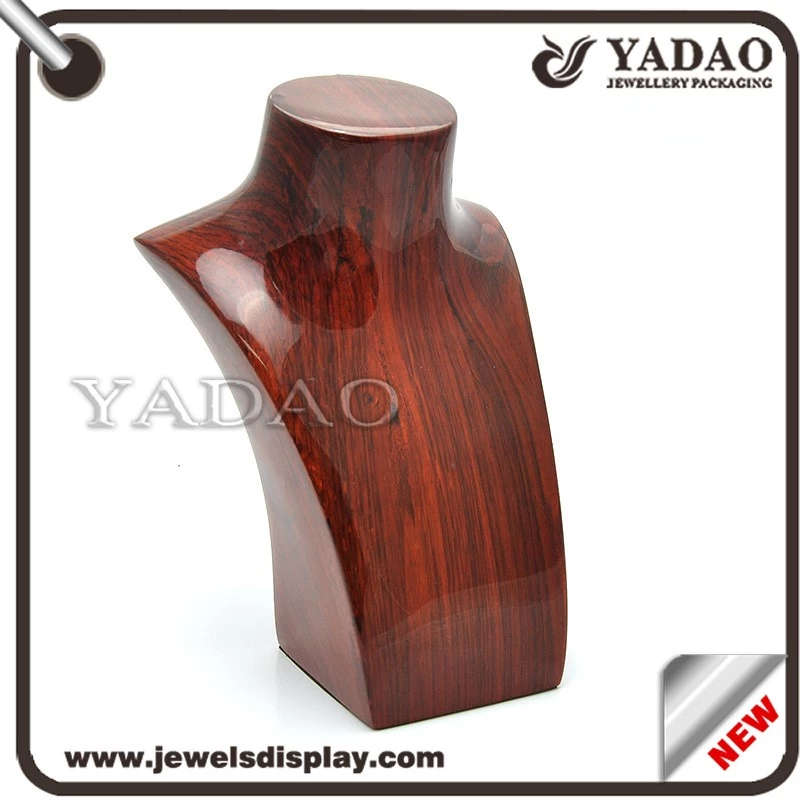 China supplier wooden jewelry necklace display stand bust for jewelry store