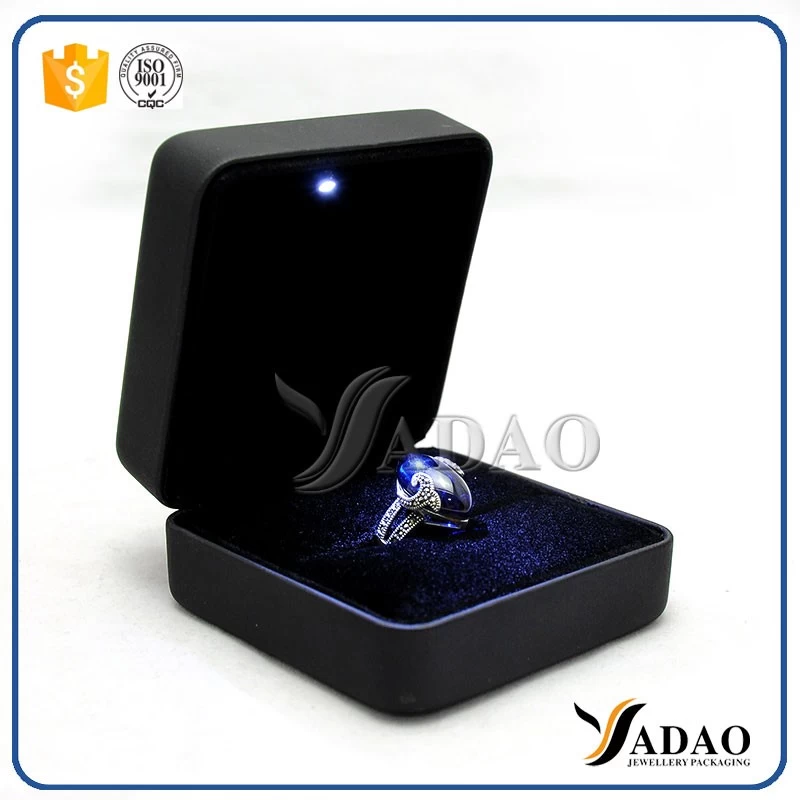 Chinese handmade pu leather cover LED light jewelry box metal ring box with LED in