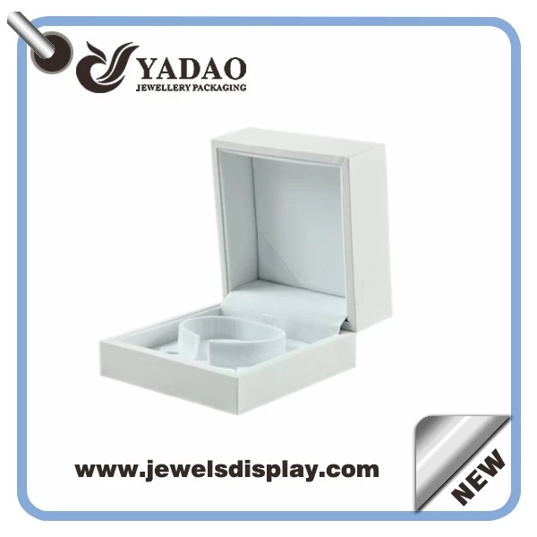 Chinese style blue and white porcelain Luxury Boxes For bangle Jewelry ,plastic bracelets chests  ,bangles packing cases for jewelry shop party favors Manufacturer Wholesale