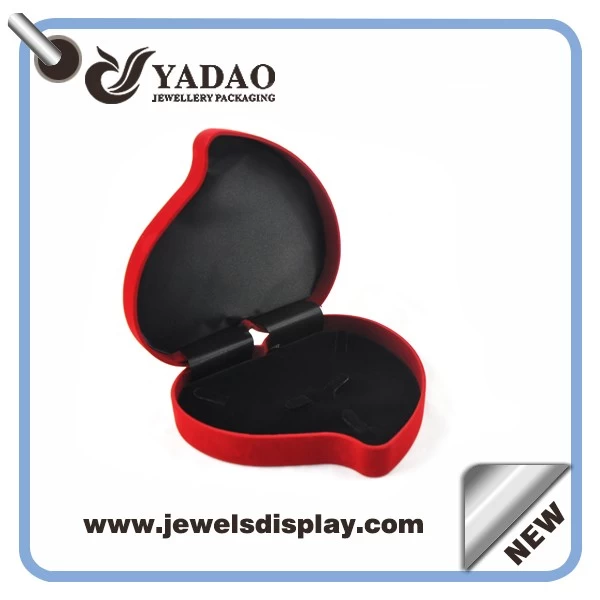 Environment friendly custom elegant Red heart-shaped plastic jewellery case used for jewelry store window flocking jewelry packing boxes and cases