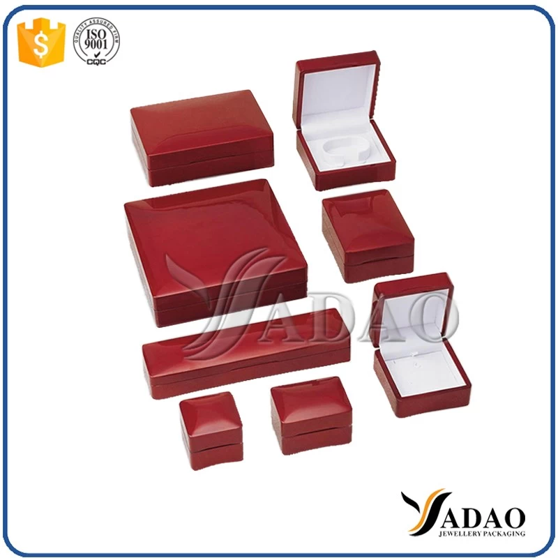 Factory price elegant wholesale matt glossy wooden jewelry gift set package box include ring /bracelet/pendant/earring/chain box