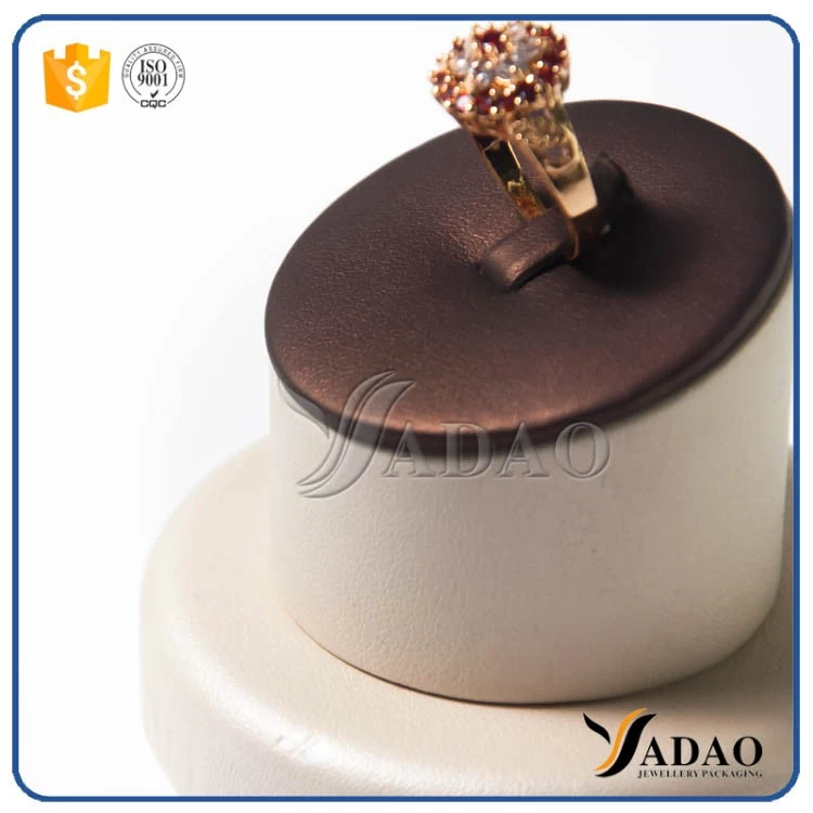 Fancy pu leather and cute design of display jewellery stand for wedding ring