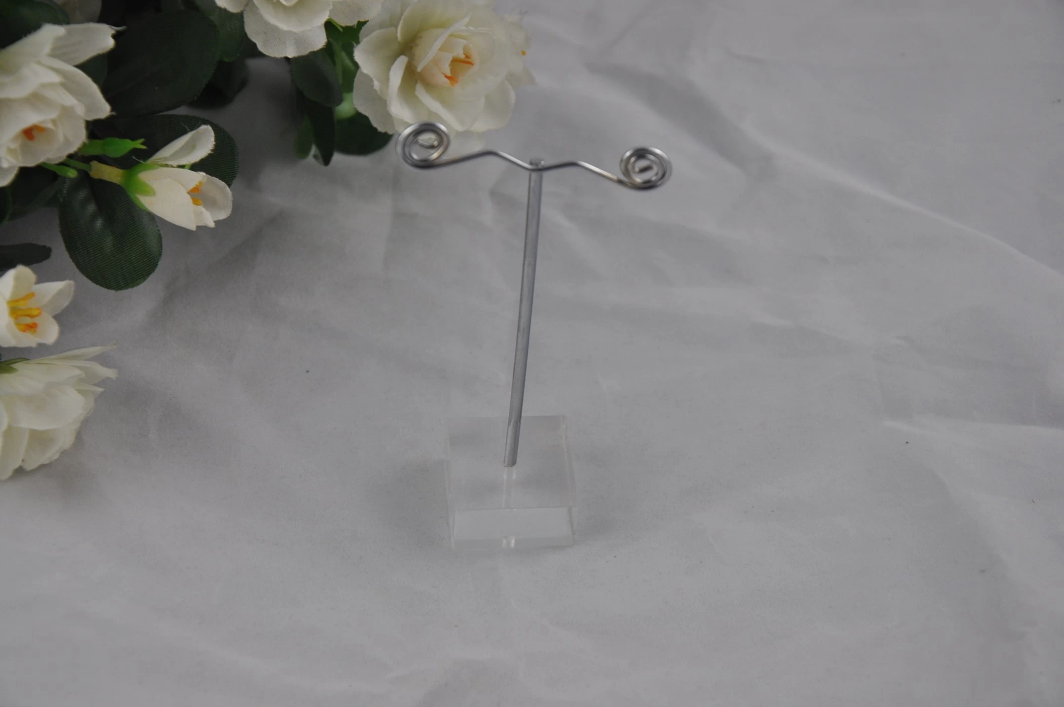 Fashion iron and acrylic earring display holder for jewelry display stand from China manufacturer