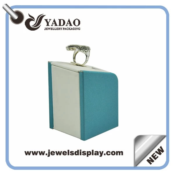 Fashion pu leather ring display stand made in China