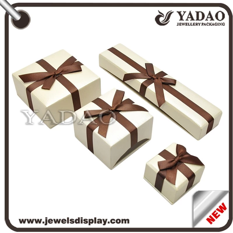 Good quality paper jewelry display box with ribbon