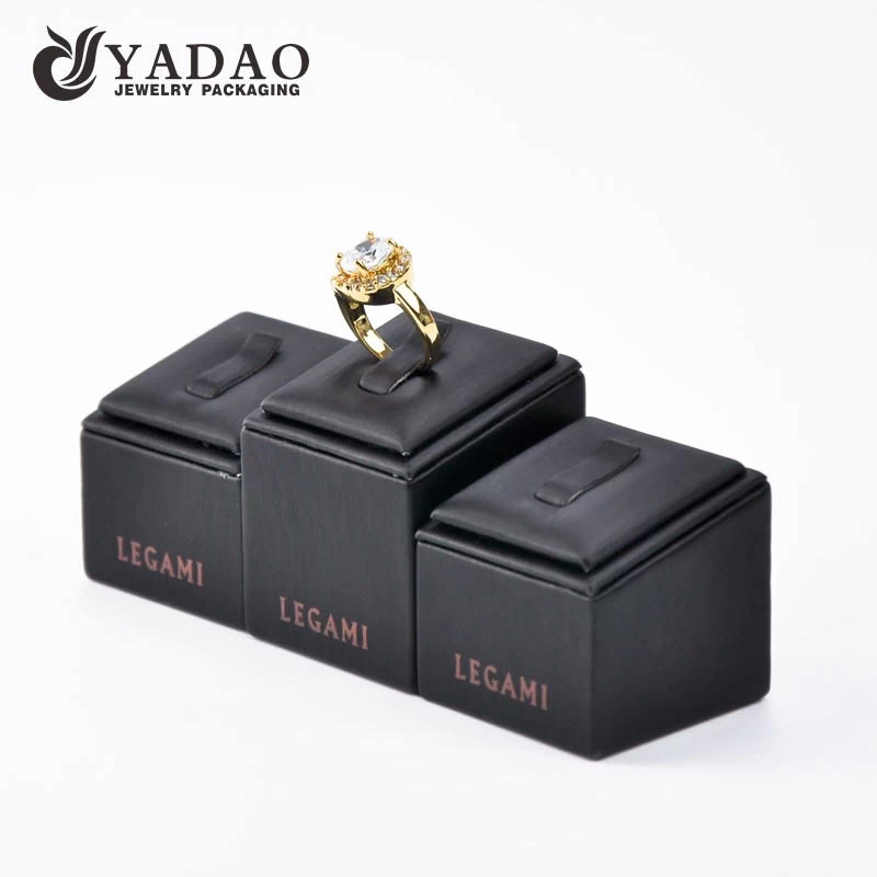 Handmade high quality  wholesale customize jewelry display stands leather holders for ring bracelet necklace watch
