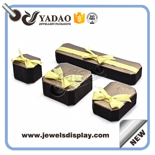 High end leather covered plastic jewelry box with drawstring and logo made in China