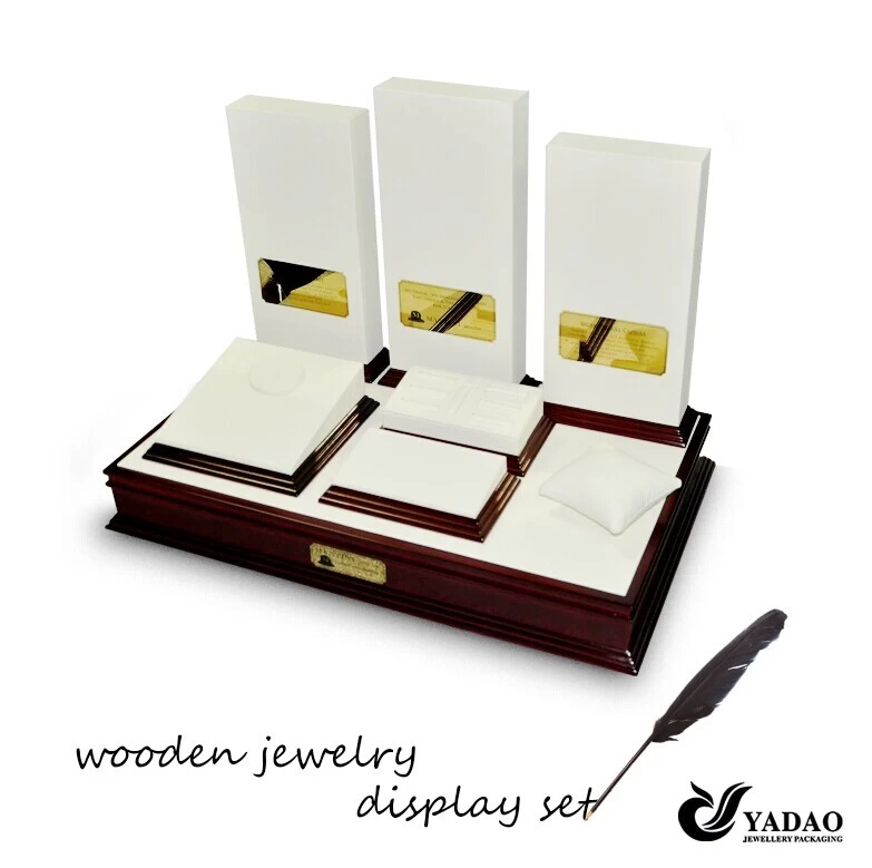 Hot selling fashion wooden jewelry display stand set from China