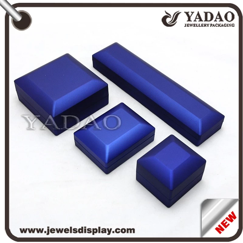 LED light metal and leather jewelry boxes jewelry chests jewelry cases