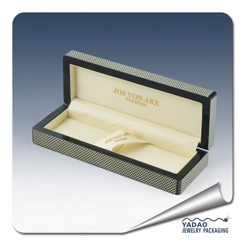 Luxury jewelry wooden box for bracelet packing with satin inside and fine pattern
