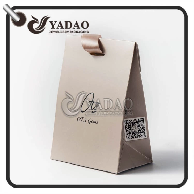 New design---Custom made paper gift bag jewelry package bag.