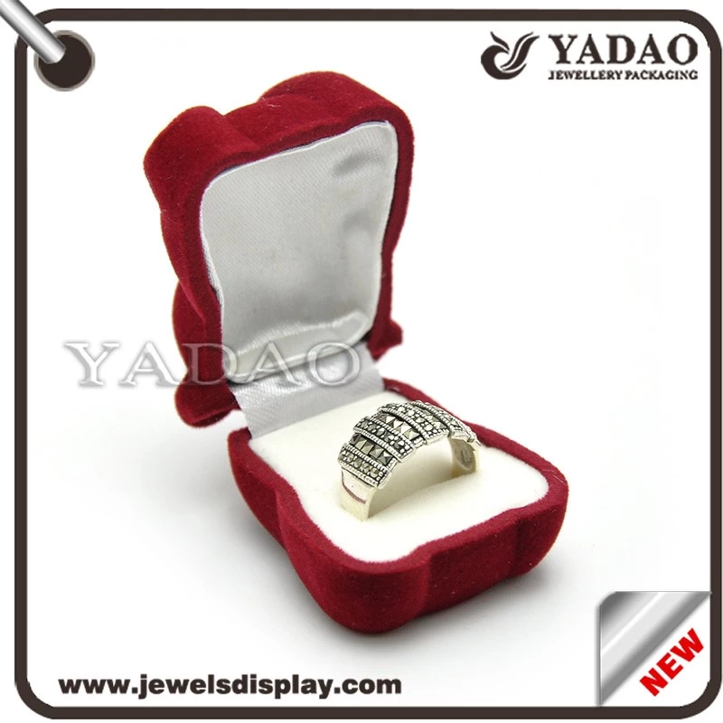 Newest design flocking velvet ring jewelry box made in China