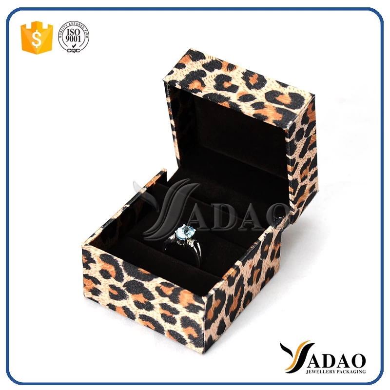 Nice durable equisite luxury good  price designable pantherine  erogenous customizable ring/pendant/earring display packaging box