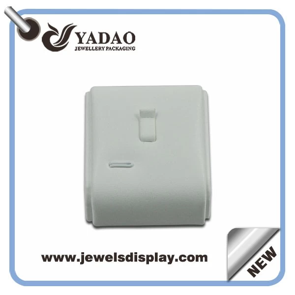 OEM or ODM white leather jewelry ring display stand
