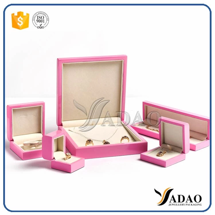 OEMODM Wholesale Customize red velvet plastic jewelry set include ring/bracelet/pendant/necklace/chain/watch/coin box