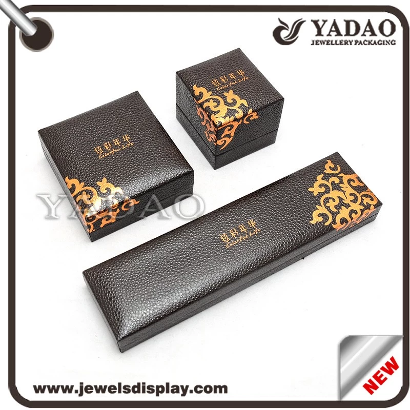 Plastic + PU Leather velvet insert jewelry box jewelry display with nacklace ring and pendant made in China