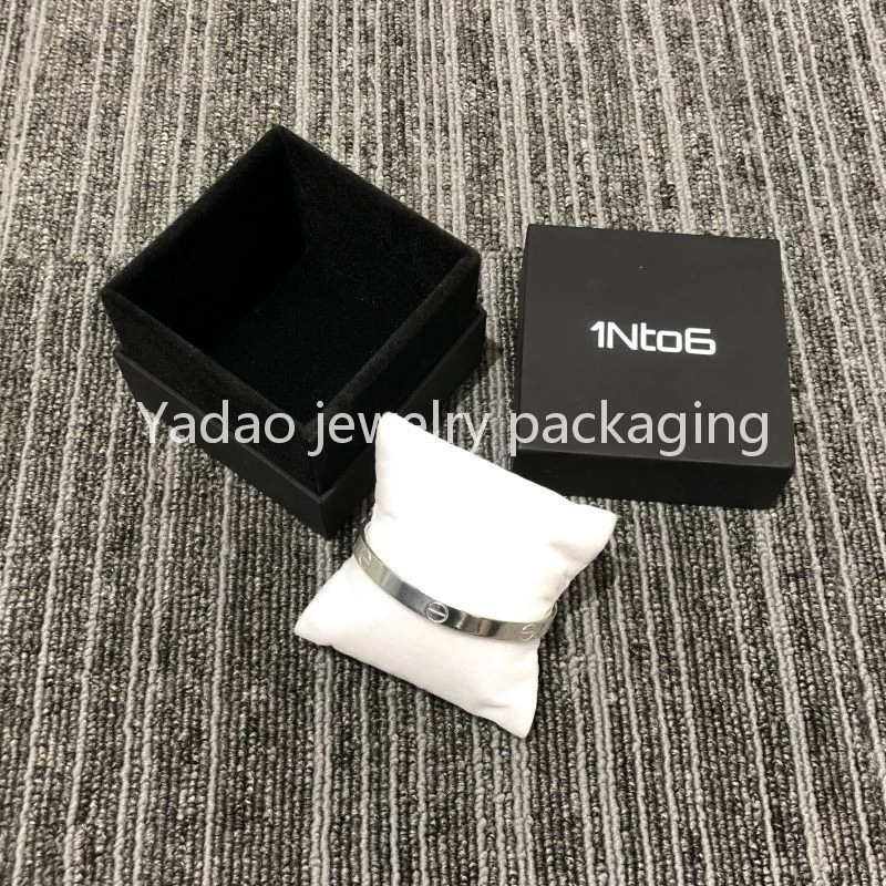 Silver bracelet bangle 14k gold jewelry pillow holder packaging customize paper black box white foil logo