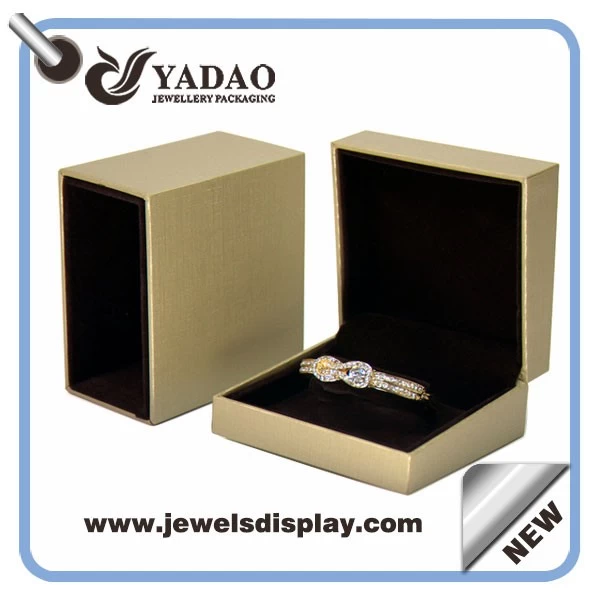 Wholesale China custom luxury jewelry boxes for jewelry ring earring necklace and bracelet set packing gold leatherette paper gift box