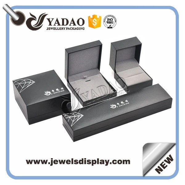 Wholesale China factory of boxes for ring earring necklace bangle and bracelet packing black leatherette jewelry box set