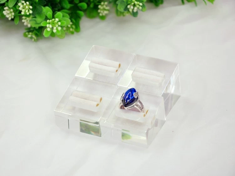 Wholesale MOQ 50 transparent pure acrylic jewellery presentation props for jewelry shop counter ,tradeshow and exhibition showcase acrylic ring displays