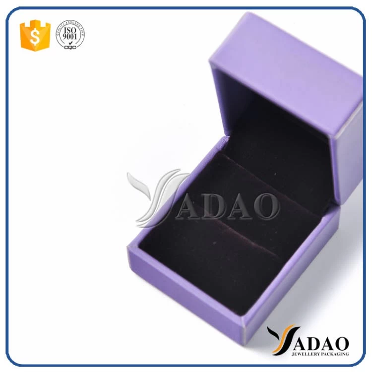 Wholesale beautiful custom hot stamping logo plastic with leatther/velvet/paper box for jewels from Yadao