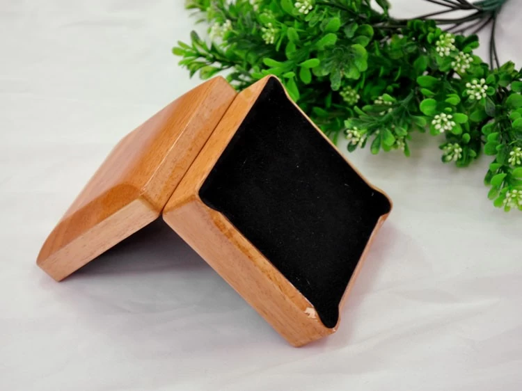 Wooden jewelry RING display BOXES for woman jewelry from China manufacturer