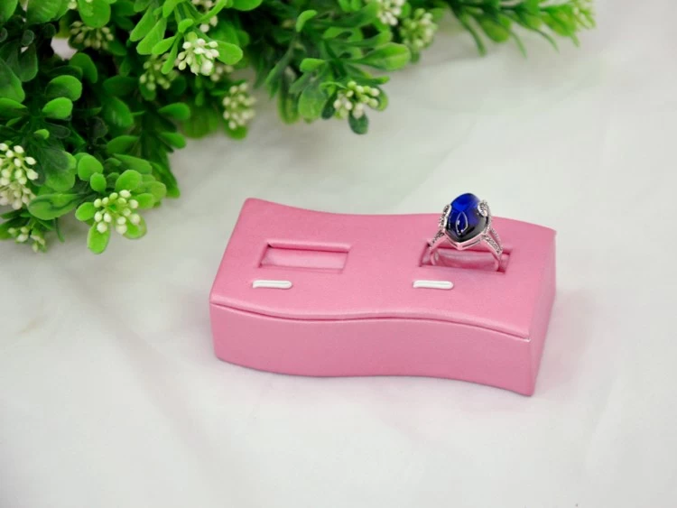 china supplier special design wooden leatherette jewellery double ring display holder for gemstone ring  display