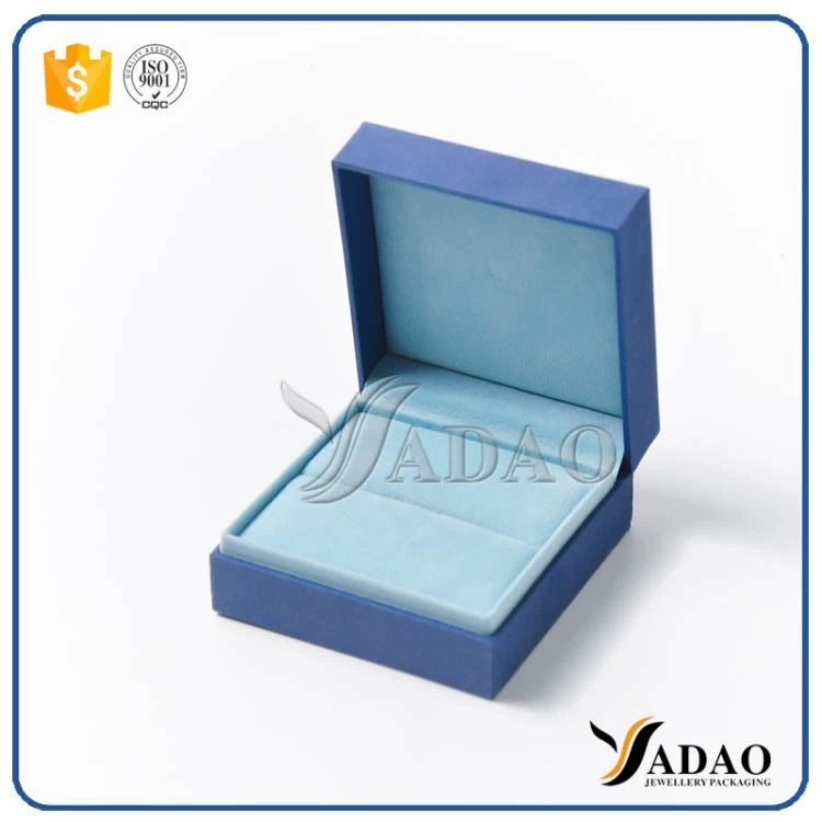 comfortable nice shape high quantity based on competitive price soft color velvet inside frame plastic box