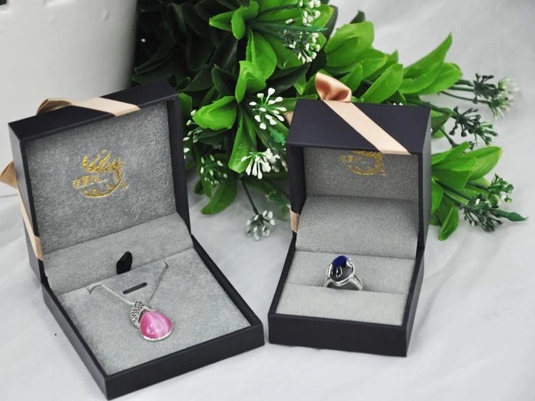 customize high quality jewelry plastic box jewelry packaging box in soft touch with beautiful bowknot