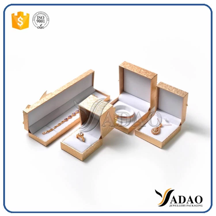 eco-friendly environmental recyclable economic special-designed wholesale plastic coated with golden color fancy paper jewelry packaging box