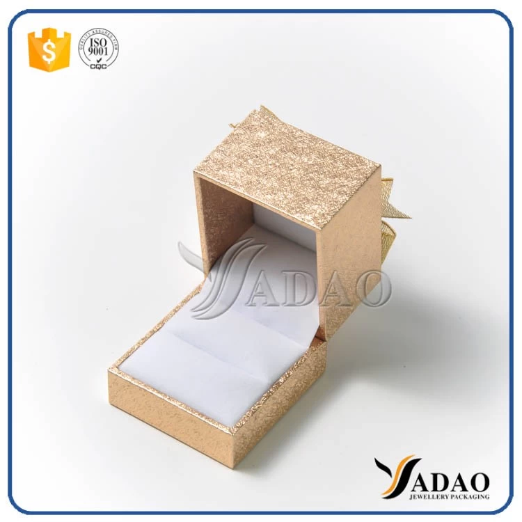 eco-friendly environmental recyclable economic special-designed wholesale plastic coated with golden color fancy paper jewelry packaging box