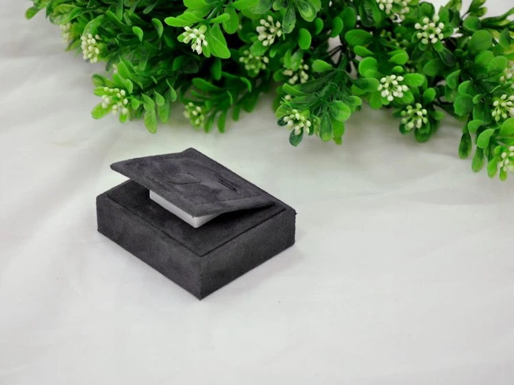 factory price wooden velvet ring display stand holder for ring display made in China