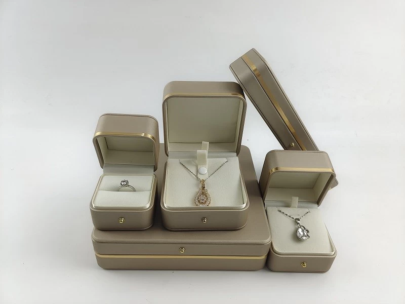 luxury jewelry packaging box plastic jewelry box champagne color jewelry box stocks gift packing