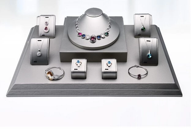 Luxusní PU kožené dřevěné šperky Showcase Display Set Sada šperky Counter Display stojany pro šperky Store šperky show
