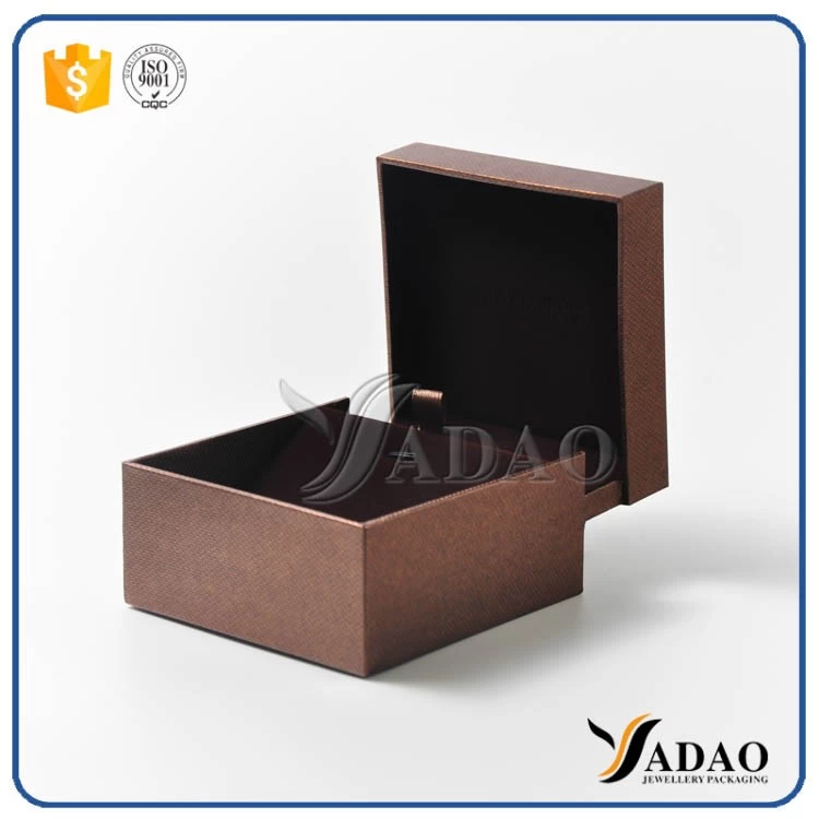 ew arrival good quality special well-matched plastic leather velvet pendant watch box with moq wholesale