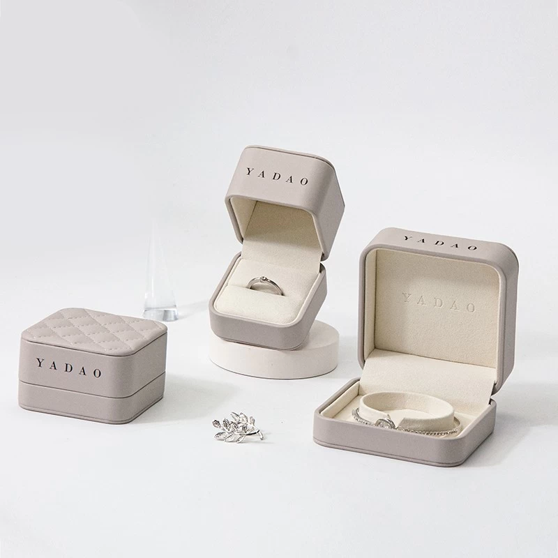 pu leather box plastic jewelry box jewelry packaging box fine jewellery box
