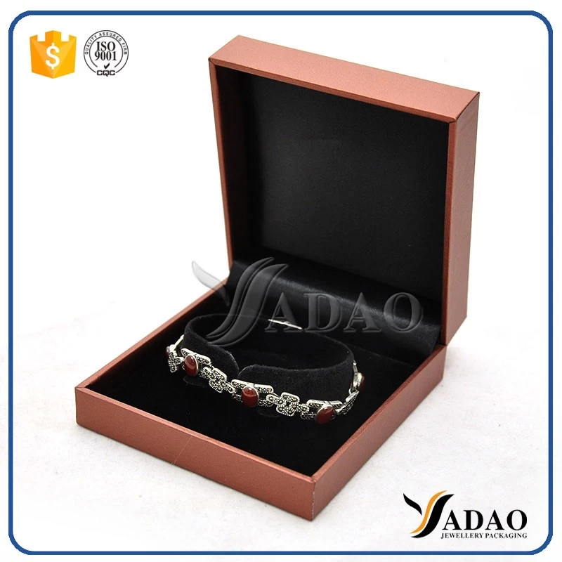 simple durable long-lasting  wholesale normal but luxury plastic jewelry box with leatherette paper ring pendant necklace bangle box