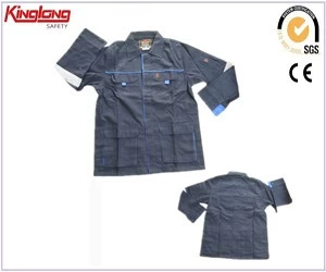 porcelana Chaqueta de trabajo azul marino de seguridad de alta calidad 100% algodón para el mercado saudita fabricante