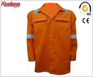 Cina Pantaloni e camicia ignifughi all'ingrosso della Cina, uniforme da lavoro in cotone 100% per uomo produttore