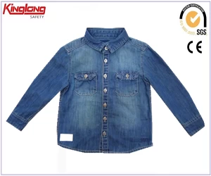 China Fashion design kids outdoor overhemd met enkele rij knopen, borstzakken dubbel gestikt jeansoverhemd fabrikant