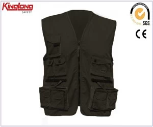 China New design mens  no sleeves vest, multi pockets with pvc zipper black  vest manufacturer