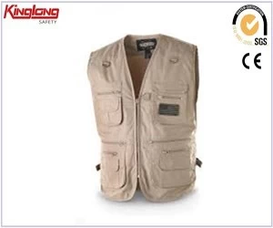 China Popular style fashion design no sleeve vest, multi pockets custom logo vest manufacturer