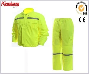 Cina Con giacca di sicurezza ad alta visibilità con banda riflettente EN471 Classe 2, abbigliamento di sicurezza riflettente uniforme industriale produttore