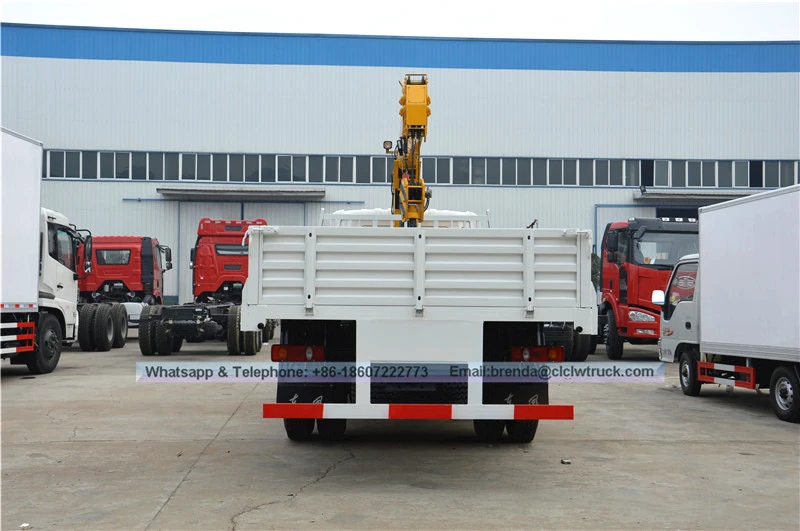 4*2 डोंगफेंग किंगरुन 6.3 टन क्रेन ट्रक के साथ