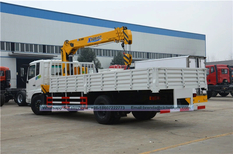 4*2 डोंगफेंग किंगरुन 6.3 टन क्रेन ट्रक के साथ