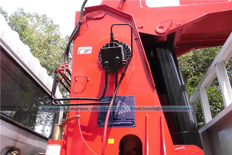 8x4 flatbed ट्रक पर चढ़कर क्रेन चीन निर्माता