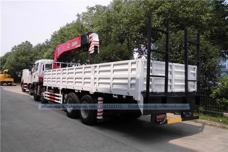 8x4 flatbed ट्रक पर चढ़कर क्रेन चीन निर्माता