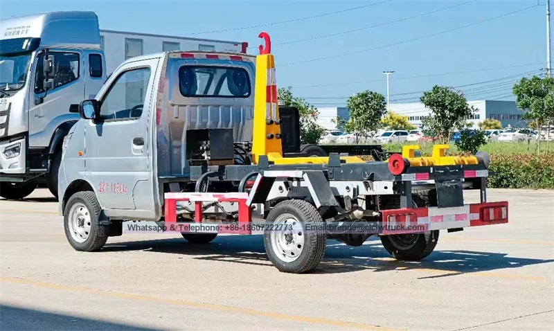 Brand new 4x2 Changan 3 cubic meter mini hook arm lifting garbage truck, 3CBM detachable garbage truck